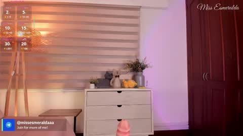 Snapshot of missesmeralda chatting on 02-13-25, 10:54 Julieta Arboleda but i like call me esme online show from 02-13-25, 10:54