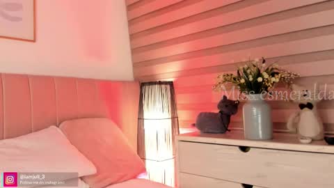 Snapshot of missesmeralda chatting on 02-25-26, 10:30 Julieta Arboleda but i like call me esme online show from 02-25-26, 10:30