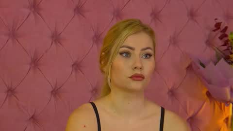 Snapshot of misshanight chatting on 10-19-25, 04:02 Misha online show from 10-19-25, 04:02