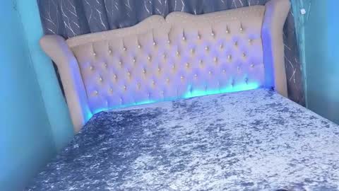 Snapshot of missionary_addiction_cumshot chatting on 09-24-25, 11:30 im your queen steffie online show from 09-24-25, 11:30