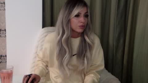 Snapshot of missjenny7 chatting on 09-20-25, 06:42 MissJenny7 online show from 09-20-25, 06:42