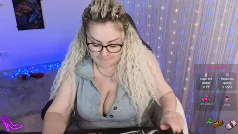 Snapshot of misskassandraa chatting on 12-08-24, 07:54 you can call me Mommymy GoddessMiss Kassandra online show from 12-08-24, 07:54