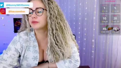 Snapshot of misskassandraa chatting on 01-12-25, 05:11 you can call me Mommymy GoddessMiss Kassandra online show from 01-12-25, 05:11