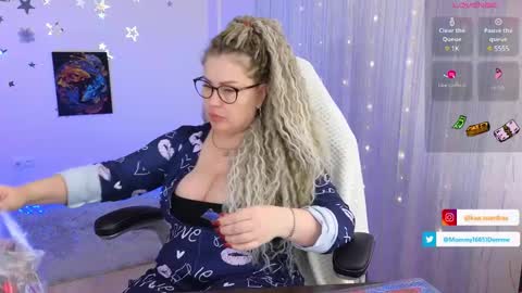 Snapshot of misskassandraa chatting on 01-19-25, 04:57 you can call me Mommymy GoddessMiss Kassandra online show from 01-19-25, 04:57