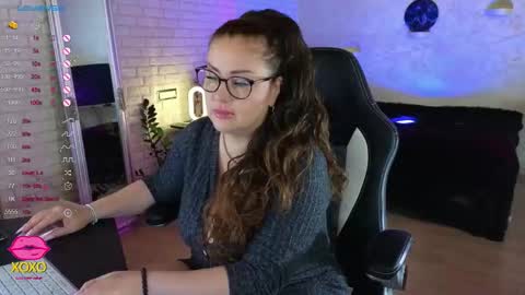 Snapshot of misskassandraa chatting on 09-28-25, 09:47 you can call me Mommymy GoddessMiss Kassandra online show from 09-28-25, 09:47