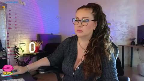 Snapshot of misskassandraa chatting on 09-29-25, 08:52 you can call me Mommymy GoddessMiss Kassandra online show from 09-29-25, 08:52