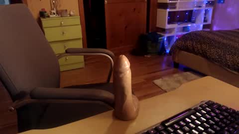 Snapshot of misskittyfox chatting on 12-22-24, 07:31 MissKittyFox online show from 12-22-24, 07:31