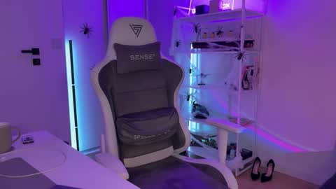 Snapshot of misslalii chatting on 10-22-25, 05:13 misslalii online show from 10-22-25, 05:13