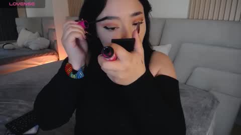 Miss Loise online show from 11-29-25, 03:09