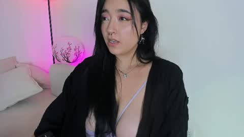Snapshot of missloise chatting on 07-11-26, 02:14 Miss Loise online show from 07-11-26, 02:14