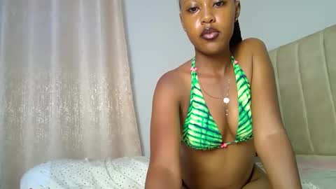 Snapshot of misslunah1 chatting on 03-13-26, 11:44 lunah online show from 03-13-26, 11:44