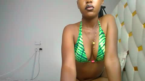 Snapshot of misslunah1 chatting on 03-14-26, 01:16 lunah online show from 03-14-26, 01:16