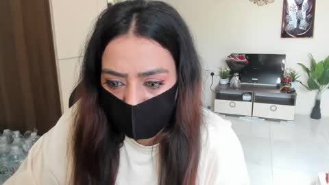 Snapshot of missmask24 chatting on 10-01-25, 10:54 Missmask24 online show from 10-01-25, 10:54