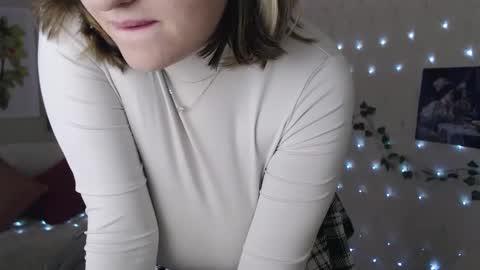 Snapshot of missmelons_ chatting on 03-12-25, 09:02 Li online show from 03-12-25, 09:02