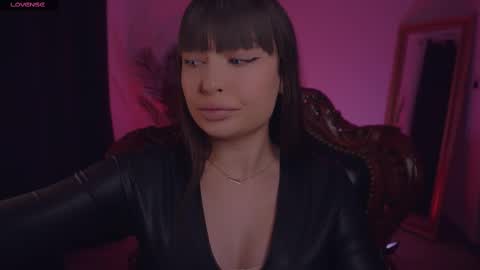 Snapshot of missmerciless chatting on 02-11-25, 05:47 LUXXANDRA online show from 02-11-25, 05:47