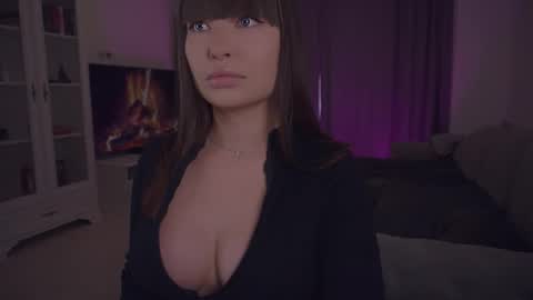 LUXXANDRA online show from 02-10-26, 06:17