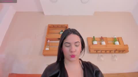 Mia  online show from 02-04-26, 12:00