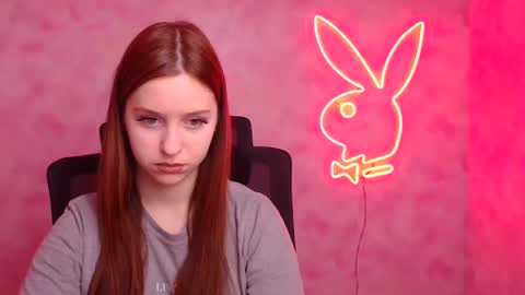 Mia online show from 12-02-25, 12:54