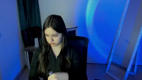 Snapshot of missmiamiss chatting on 05-11-26, 02:45 Mia online show from 05-11-26, 02:45