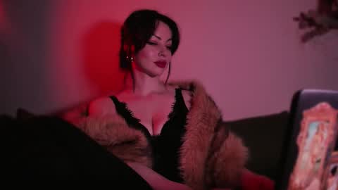   online show from 11-12-25, 01:33