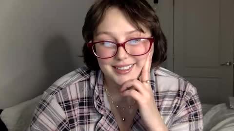 missmistressmal online show from 12-16-25, 10:15