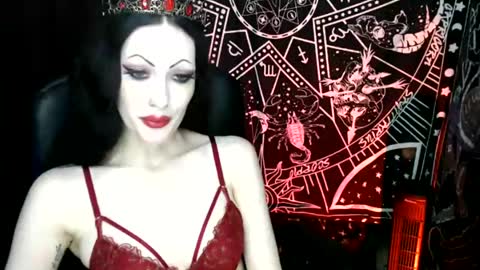 MissMoonDoll online show from 01-08-25, 04:12