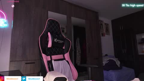 MissMoon online show from 03-11-26, 05:52