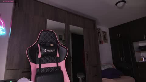 MissMoon online show from 04-18-26, 06:23