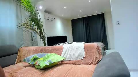 Jennifer  Johnny online show from 02-15-26, 10:58