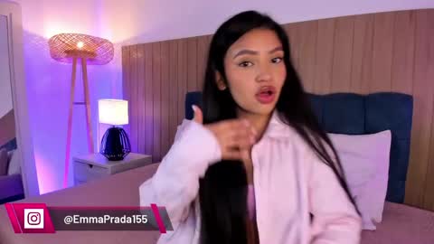 Snapshot of missprada chatting on 05-19-26, 12:11 Emma Prada online show from 05-19-26, 12:11
