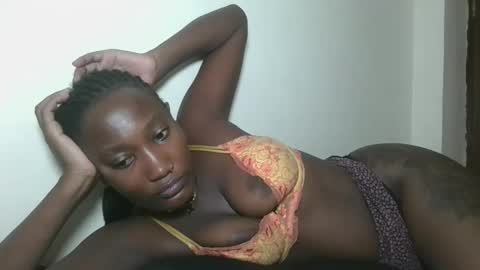 Snapshot of missprettygal chatting on 05-13-26, 01:03 pretty gal online show from 05-13-26, 01:03