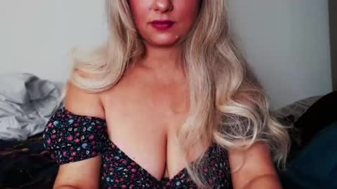 Snapshot of missqueen1416 chatting on 03-08-25, 08:57 Missqueen1416 online show from 03-08-25, 08:57