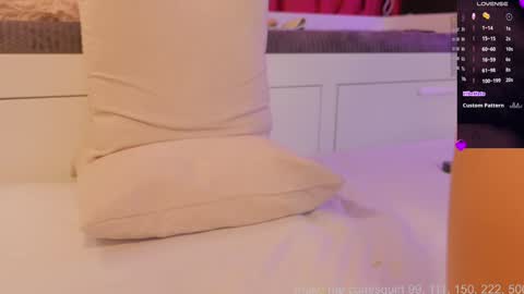 Snapshot of missqueenlust chatting on 01-11-25, 06:03 missqueenlust online show from 01-11-25, 06:03