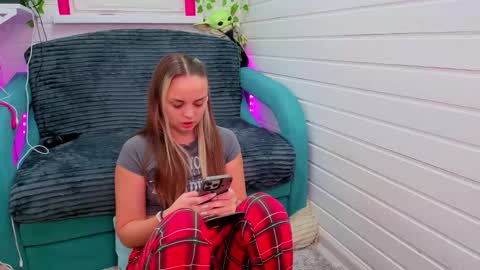 . online show from 11-25-25, 07:30