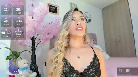 Snapshot of misssofiia_7 chatting on 12-20-25, 01:23 ... Independent model online show from 12-20-25, 01:23