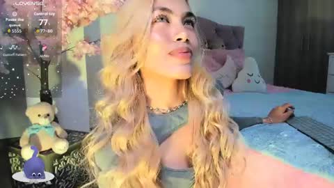 ... Independent model online show from 07-04-26, 04:40