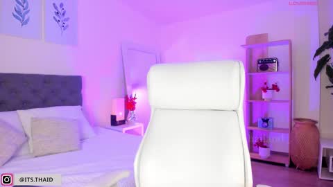 Snapshot of missthailand_ chatting on 02-27-25, 11:15 Fernanda Davila online show from 02-27-25, 11:15