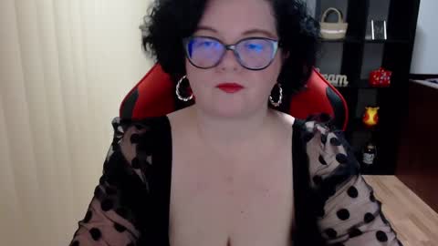 Snapshot of misstruble chatting on 02-09-25, 12:41 MissTruble online show from 02-09-25, 12:41