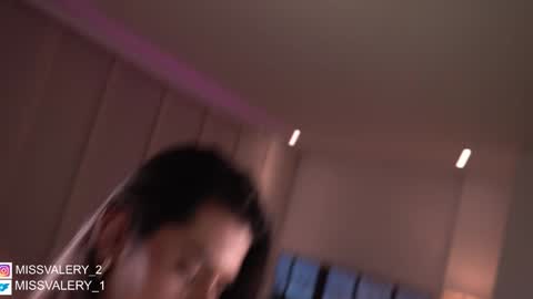 Snapshot of missvalery_1 chatting on 02-08-25, 01:22 OF online show from 02-08-25, 01:22