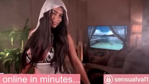 Snapshot of missvalery_1 chatting on 10-24-25, 06:59 OF online show from 10-24-25, 06:59