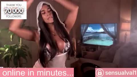 Snapshot of missvalery_1 chatting on 10-28-25, 07:16 OF online show from 10-28-25, 07:16