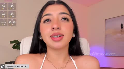 Snapshot of missvancouver_ chatting on 01-27-25, 05:36 Mafe Jimenez online show from 01-27-25, 05:36