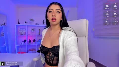 Snapshot of missvancouver_ chatting on 10-23-25, 01:32 Mafe Jimenez online show from 10-23-25, 01:32
