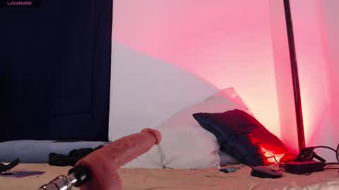 Snapshot of missvenuss chatting on 02-17-25, 01:10 IG MISSVENUSS1 online show from 02-17-25, 01:10