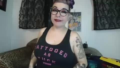 Snapshot of missy_dee chatting on 11-27-25, 08:16 Missy Dee online show from 11-27-25, 08:16