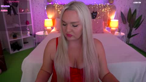 missyymarty online show from 10-31-25, 03:46