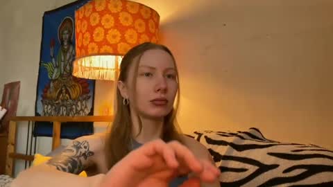 Snapshot of misszlataa chatting on 03-05-25, 09:49 Zlata online show from 03-05-25, 09:49