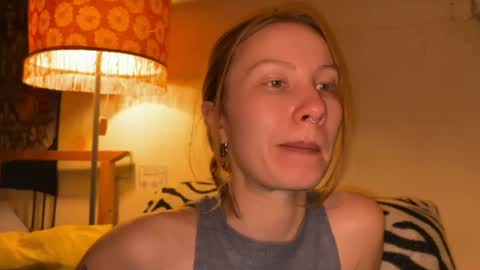 Snapshot of misszlataa chatting on 03-05-25, 04:02 Zlata online show from 03-05-25, 04:02