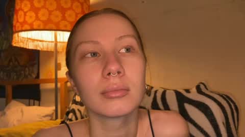 Snapshot of misszlataa chatting on 03-12-25, 08:51 Zlata online show from 03-12-25, 08:51