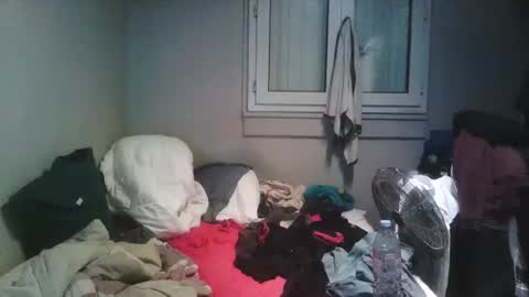 Snapshot of misterbelled chatting on 10-19-25, 12:00 misterbelled online show from 10-19-25, 12:00